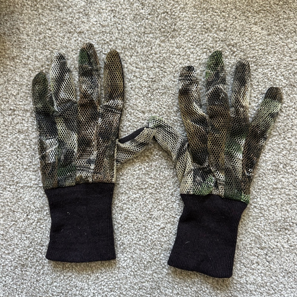 Camouflage Mesh Gloves with Black Cuffs Turkey Hunting